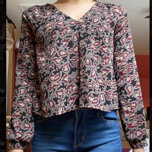 ASTR V-Neck Patterned Blouse